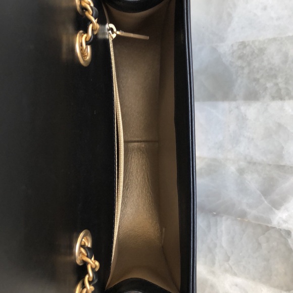 Chanel beige quilted flap bag - Picture 12 of 17